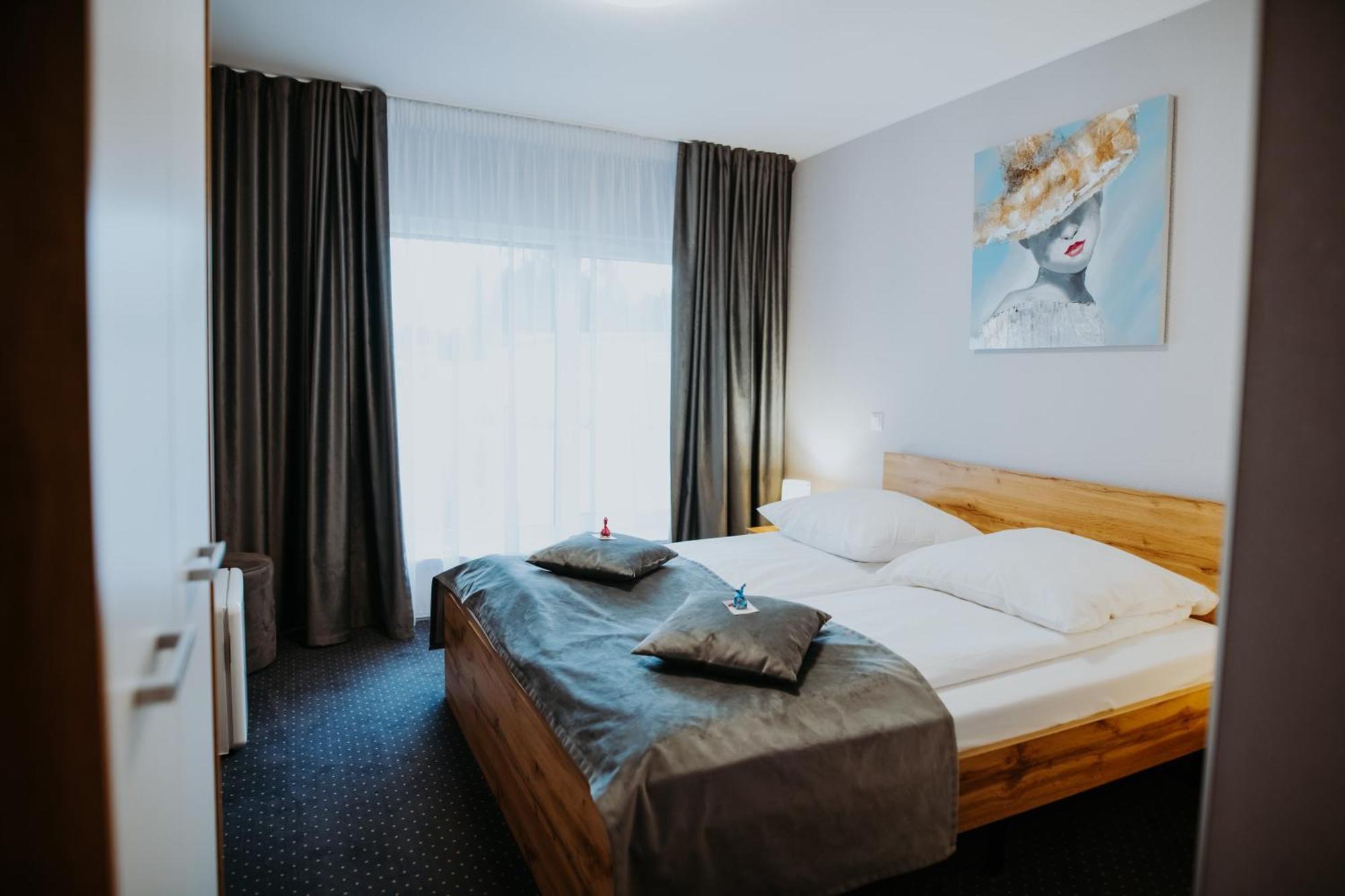 Hotel Epic Centrum Cisnădie Eksteriør billede